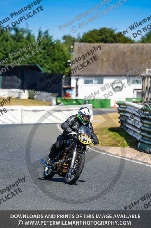 Vintage motorcycle club;eventdigitalimages;mallory park;mallory park trackday photographs;no limits trackdays;peter wileman photography;trackday digital images;trackday photos;vmcc festival 1000 bikes photographs